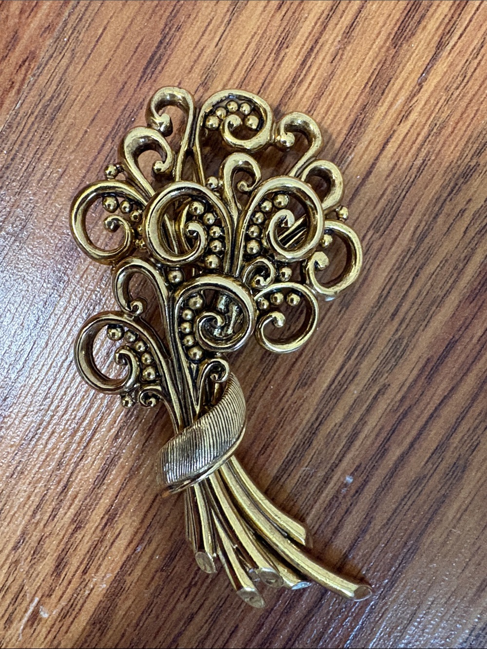 ⚪️Vintage Oscar de la Renta ⚪️ Gold Brooch ⚪️